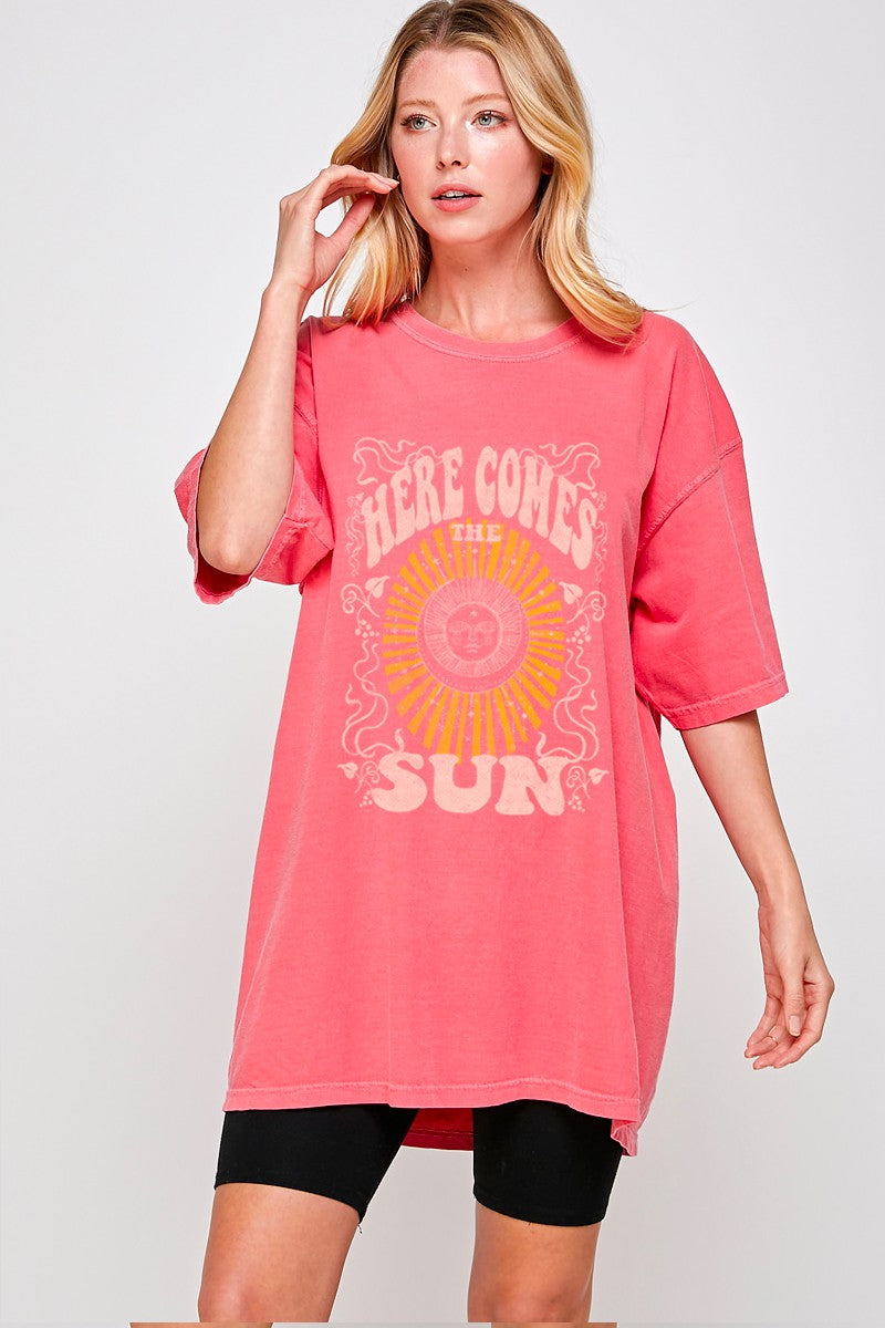 HERE COMES THE SUN OVERSIZED TEE