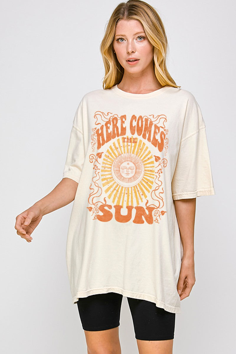 HERE COMES THE SUN OVERSIZED TEE