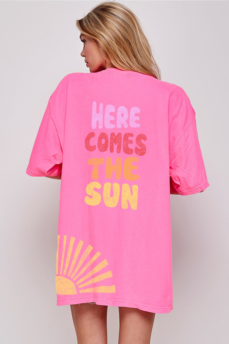 HERE COMES THE SUN GRAPHIC OVERSIZED TEE